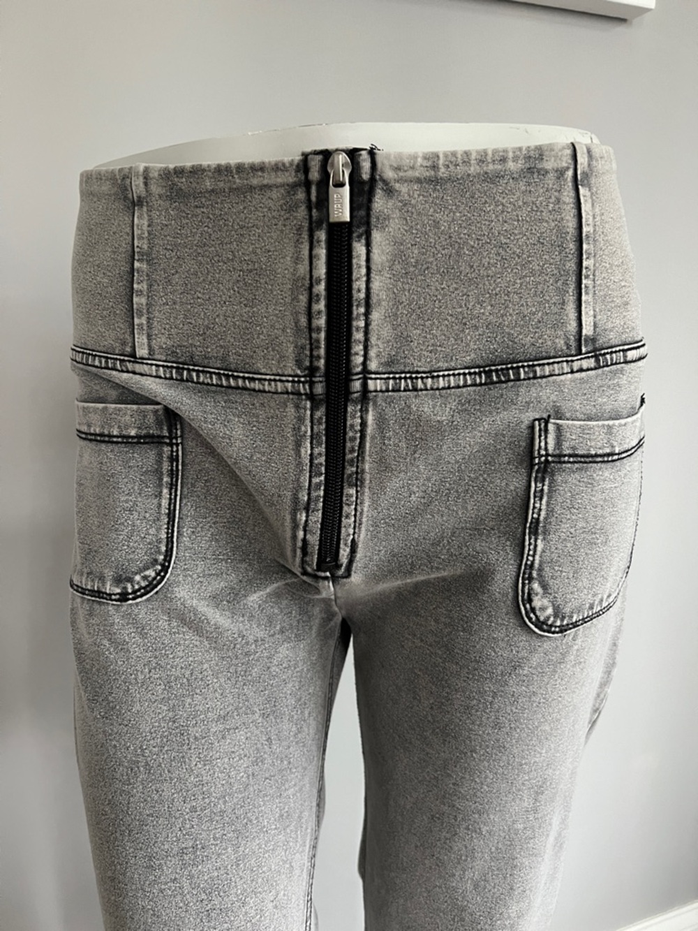 Freddy WRUP Super High Waisted Flare Jeans - Picture 4 of 13